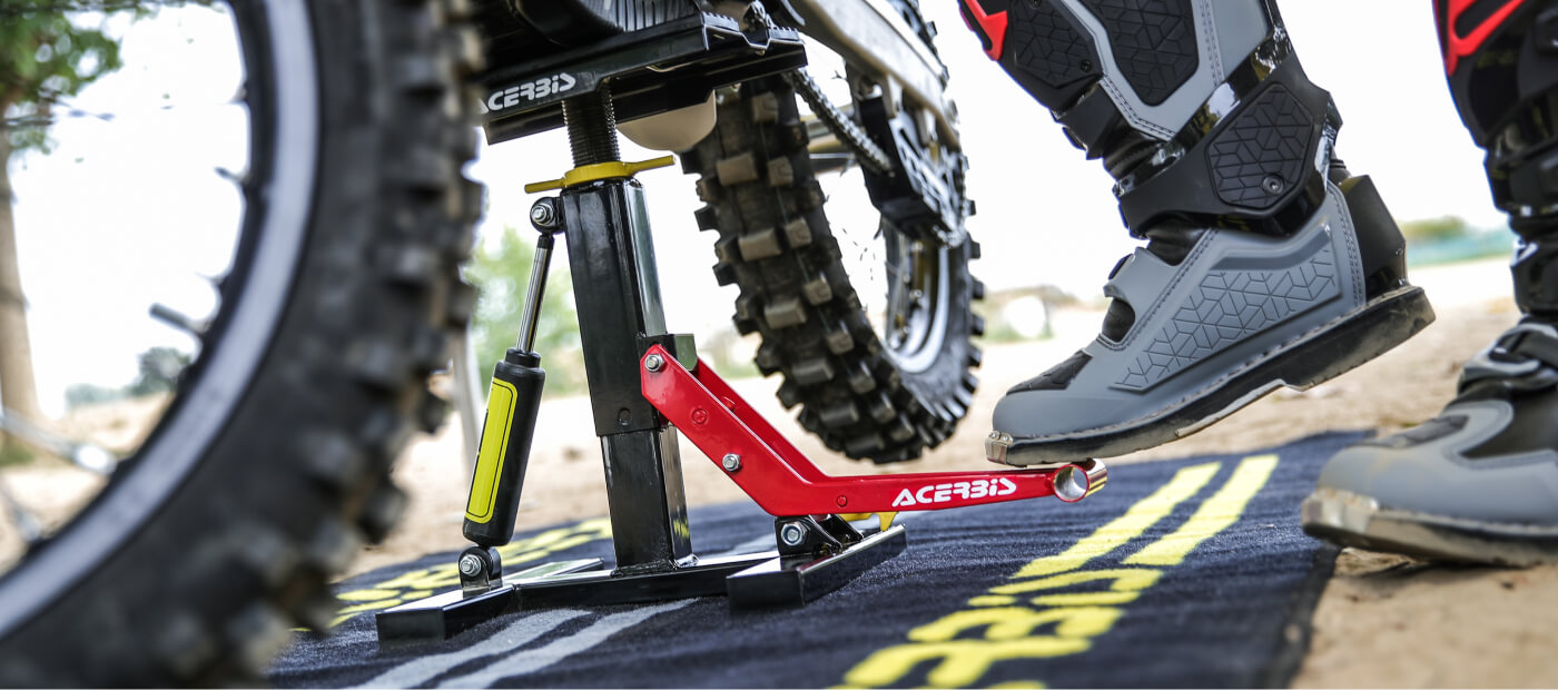 Accessori moto<br><b>per il tuo garage</b>